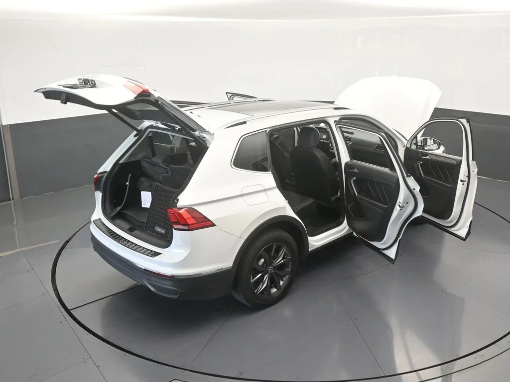 Used 2023 White Volkswagen 2.0T SE image 69