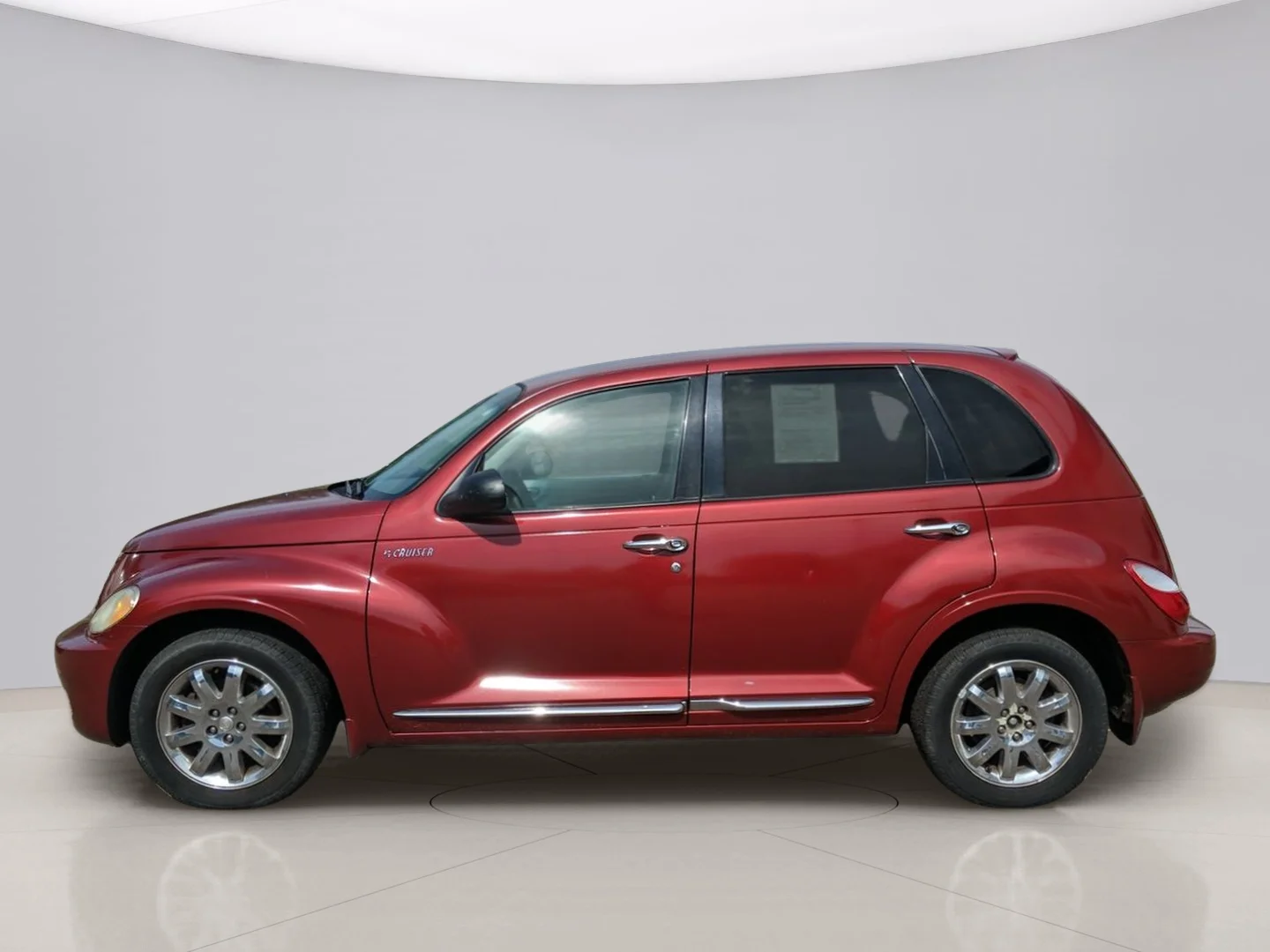 Used 2008 Red Chrysler  image 4