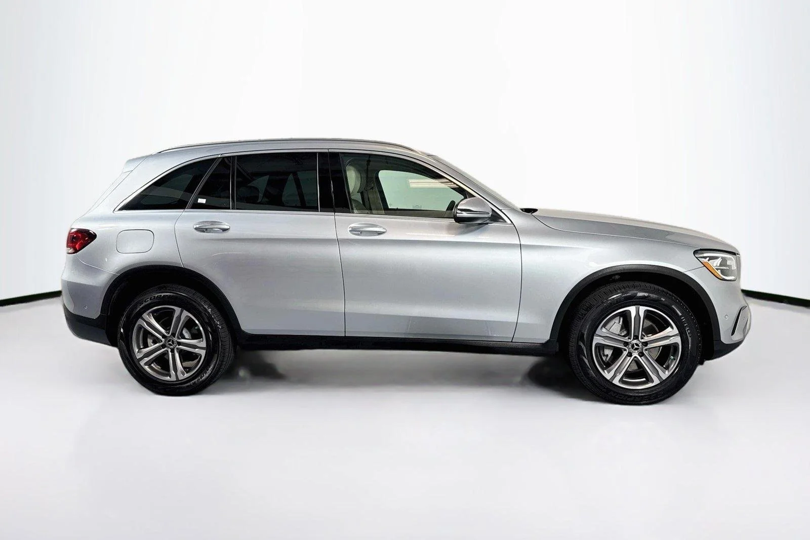 Used 2022 Cirrus Silver Metallic Mercedes-Benz GLC 300 image 4