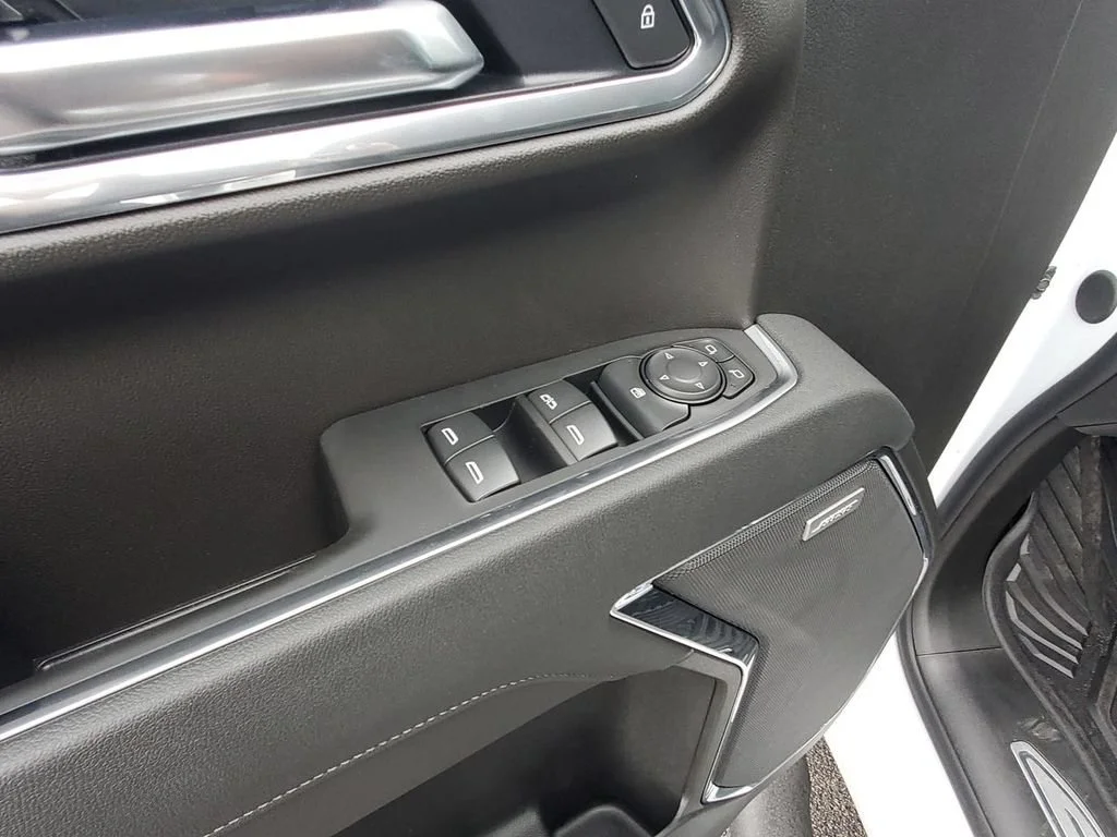 New 2026 Summit White Chevrolet LT Trail Boss image 29