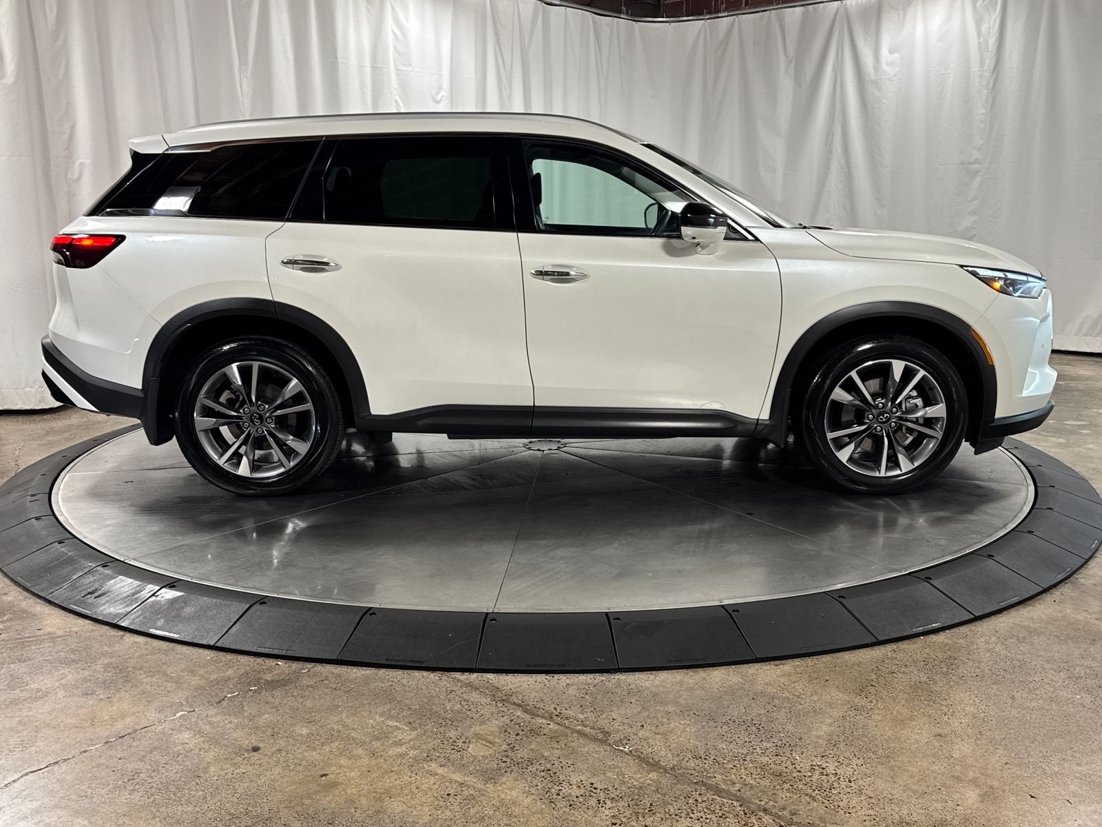 2025 INFINITI QX60 LUXE - Photo 11