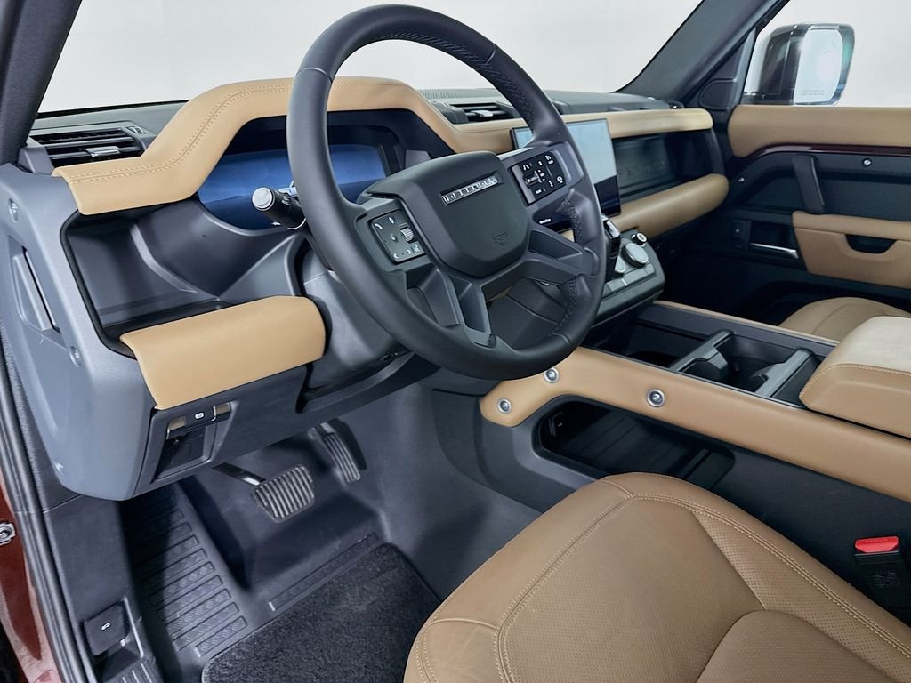 New 2025 Sedona Red Land Rover S image 4