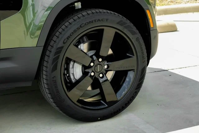 New 2026 Woolstone Green Metallic Land Rover S image 66