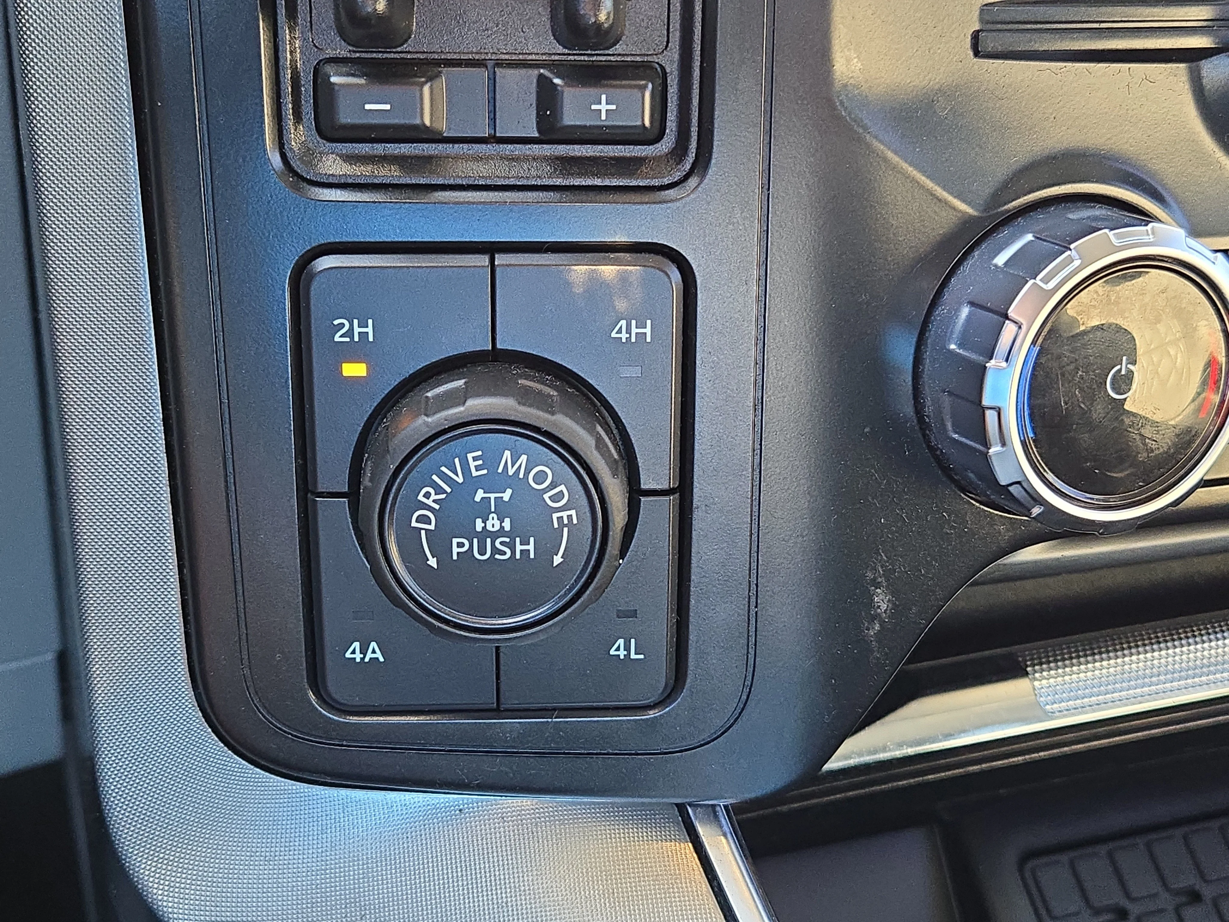 Used 2023 White Ford Limited image 31