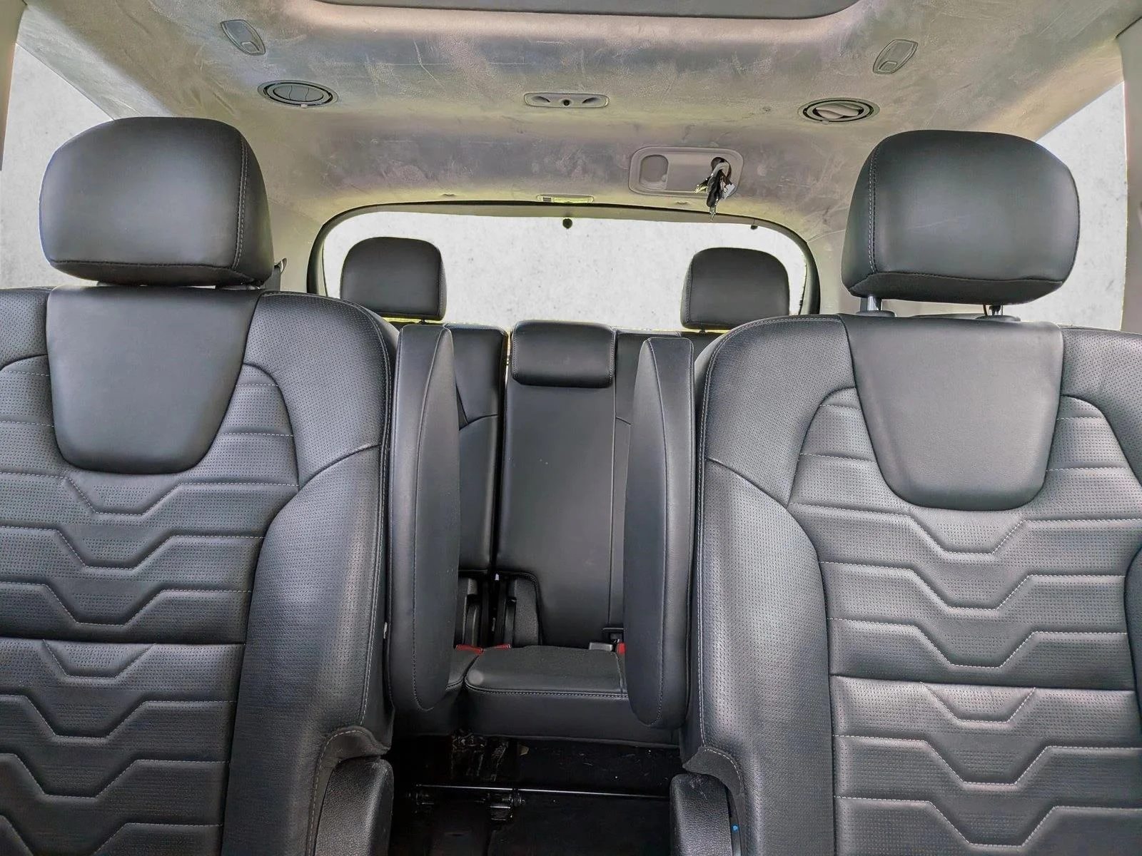 Used 2022 Wolf Gray Kia SX image 16