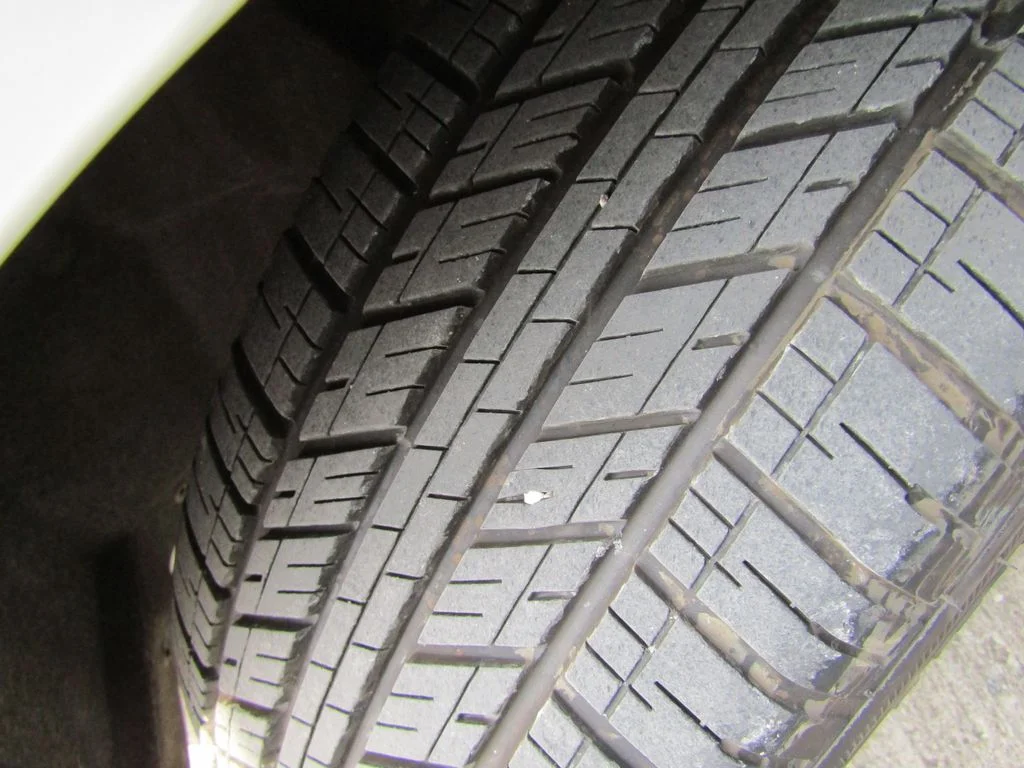 Used 2023 White Chrysler LX image 28