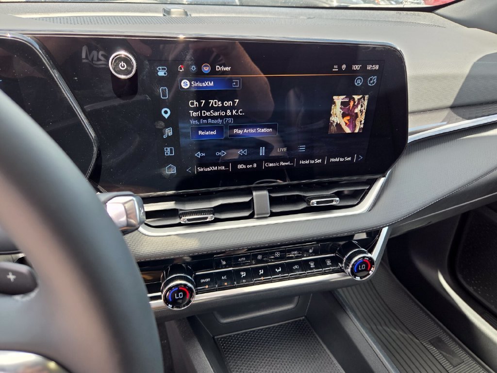 2027 Chevrolet Equinox LT - Photo 23