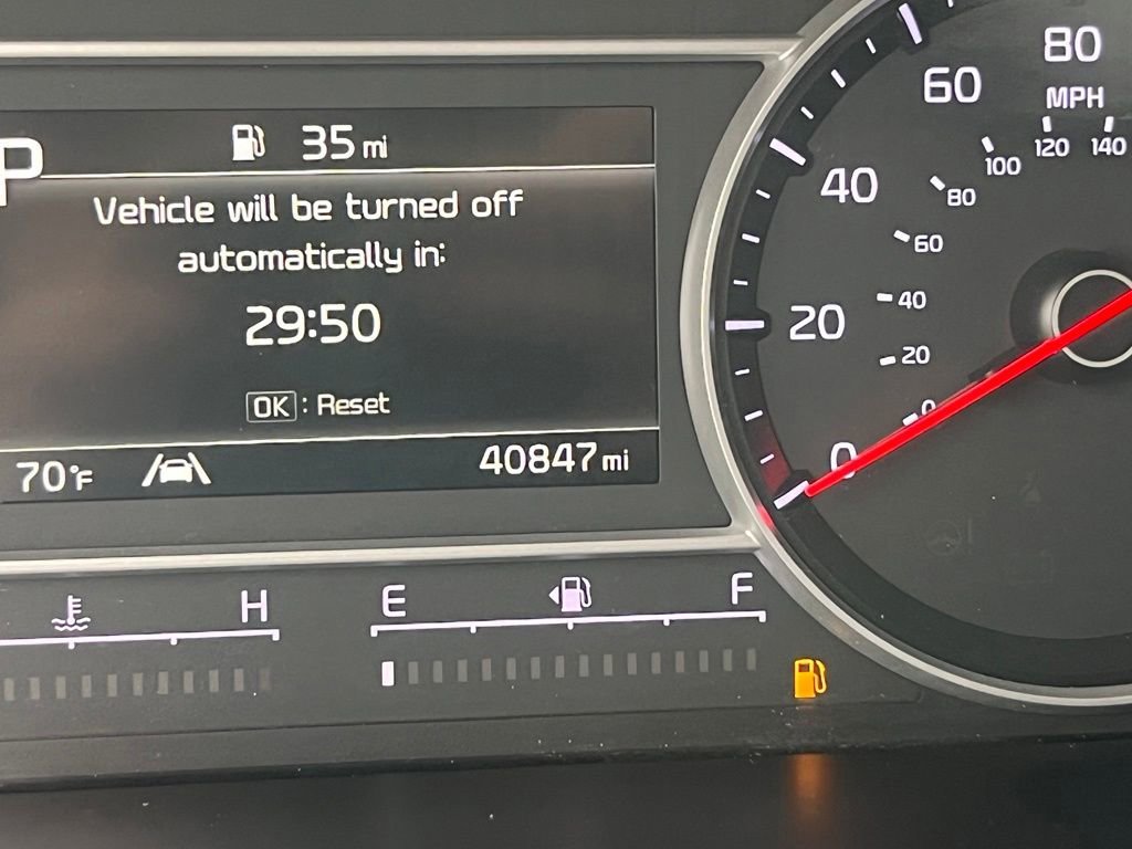 Used 2022 White Kia S image 36