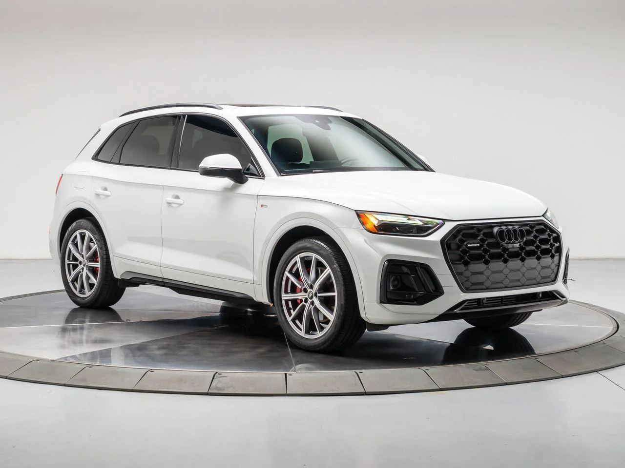 Used 2024 Glacier White Metallic Audi Premium Plus 55 TFSI e S line quattro S tronic image 7
