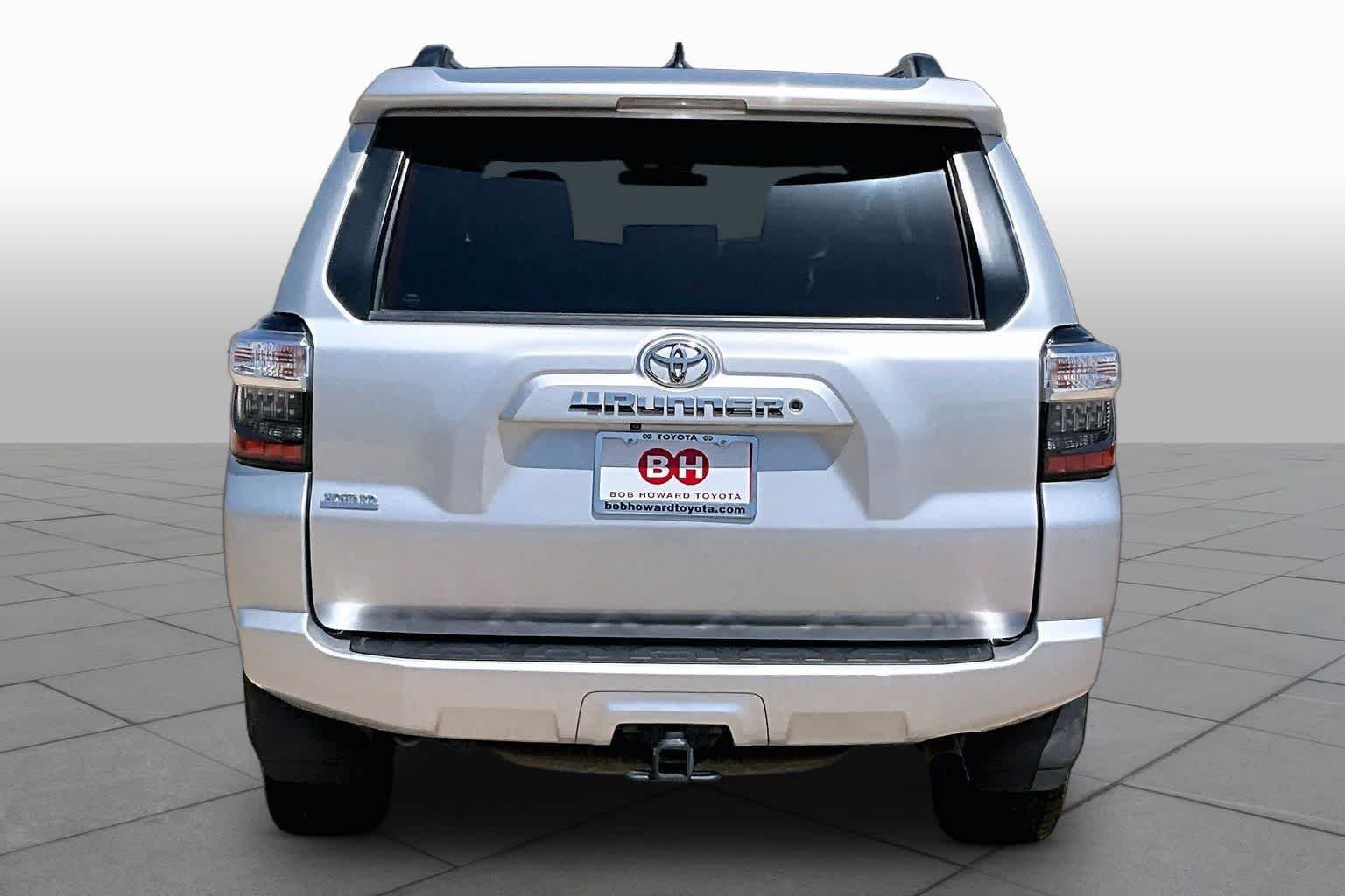 Used 2019 Classic Silver Metallic Toyota SR5 image 5
