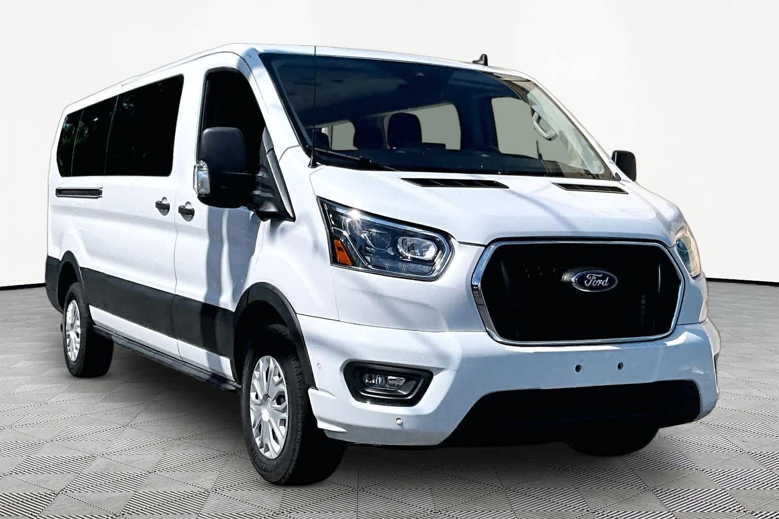 Pre-Owned 2023 Ford Transit Passenger Wagon XLT