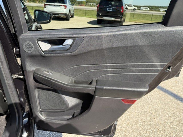 Used 2022 Black Metallic Ford SEL image 30
