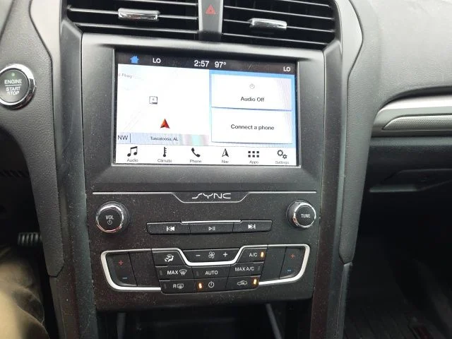 Used 2019 Black Ford SE image 17