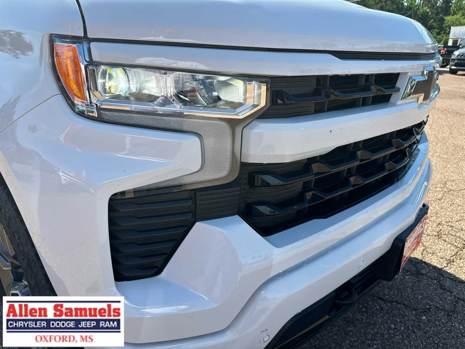Used 2024 Summit White Chevrolet RST image 57