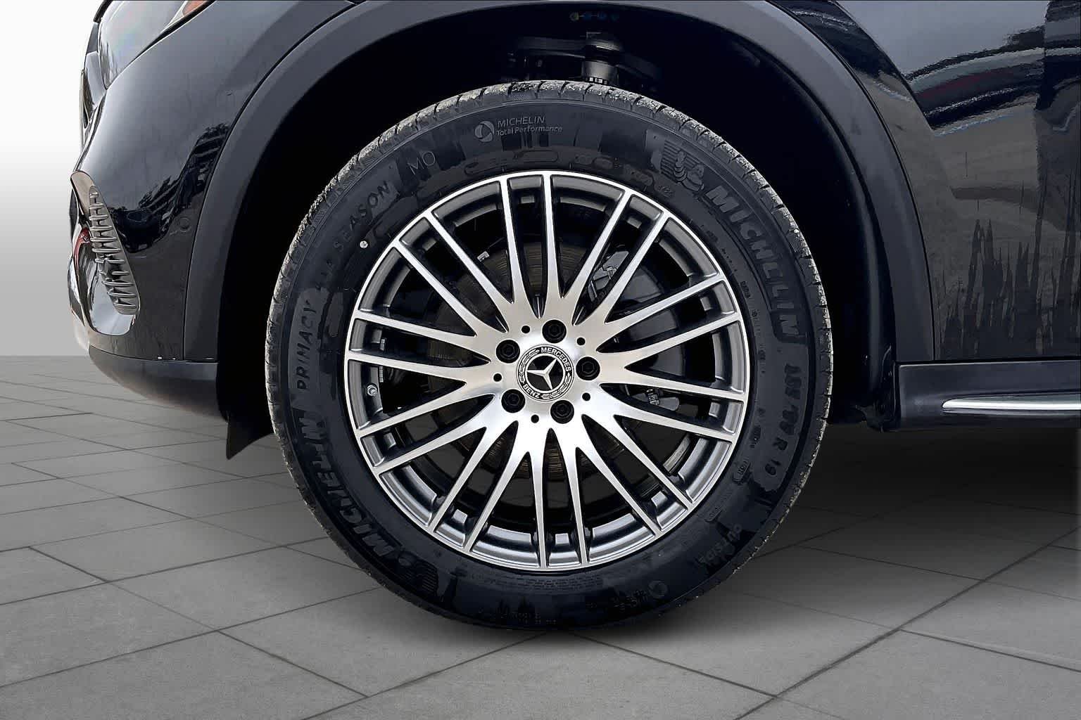 New 2026 Obsidian Black Metallic Mercedes-Benz GLC 300 image 15