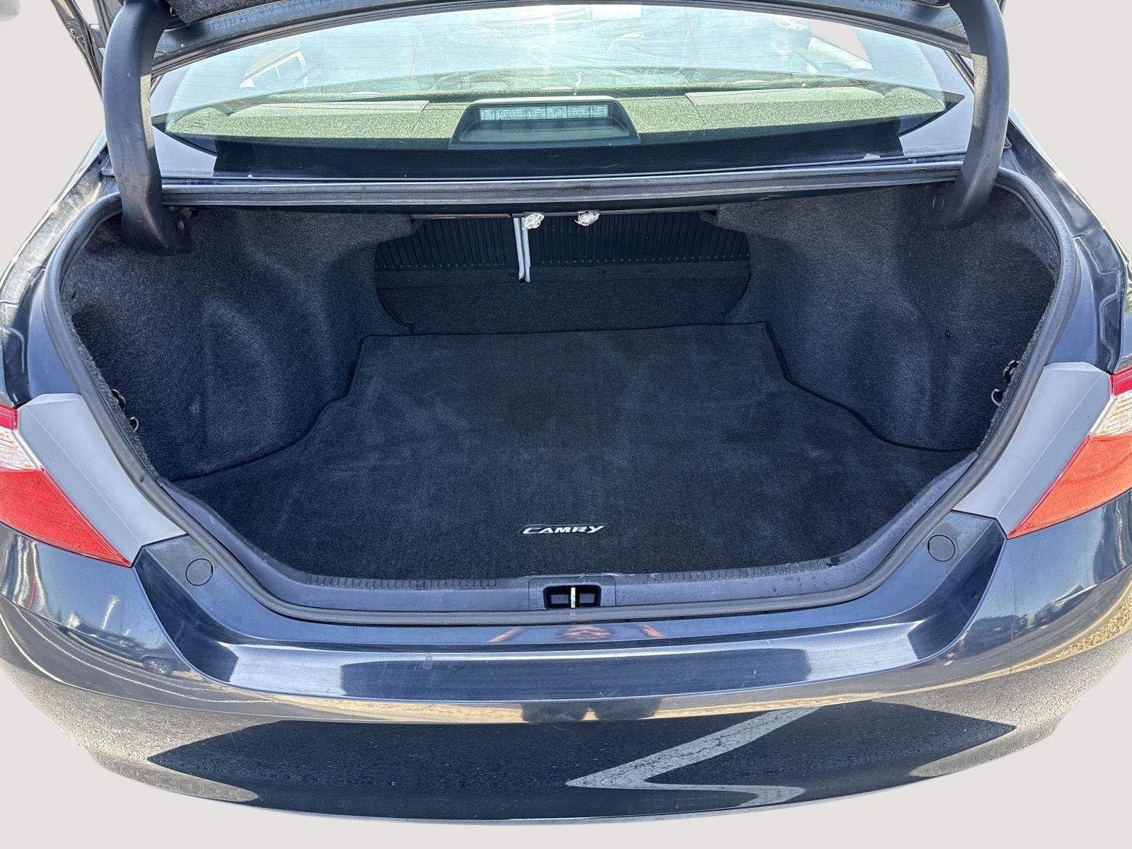 Used 2015 Cosmic Gray Mica Toyota XLE image 26
