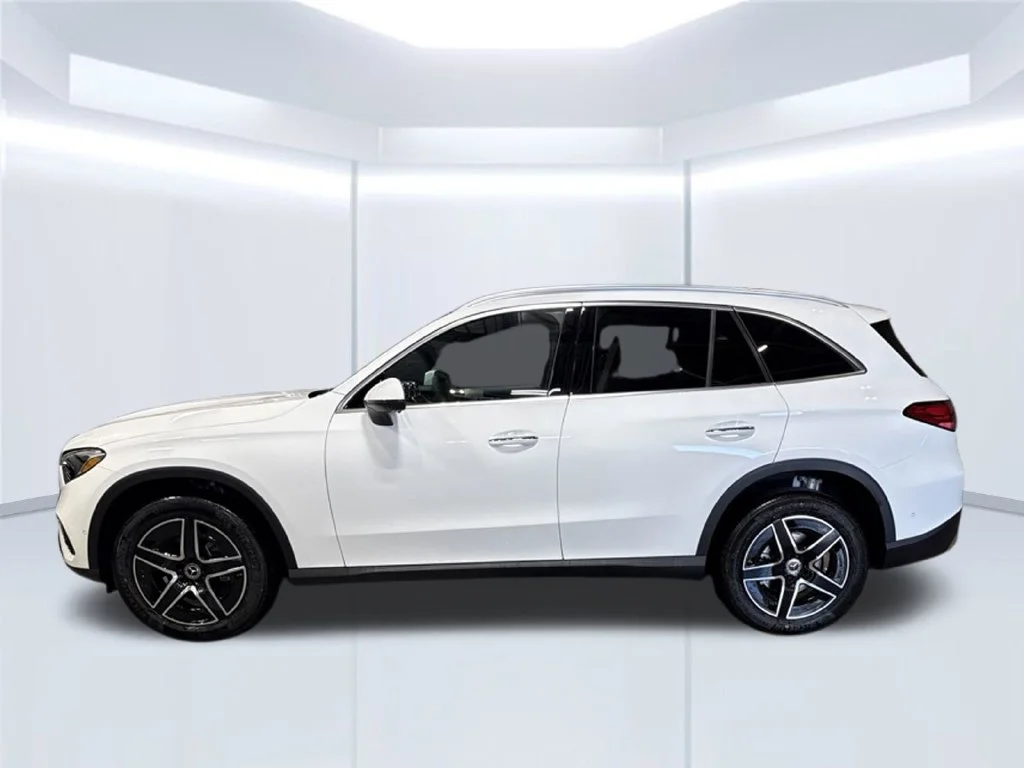 New 2027 Polar White Mercedes-Benz GLC 300 image 37
