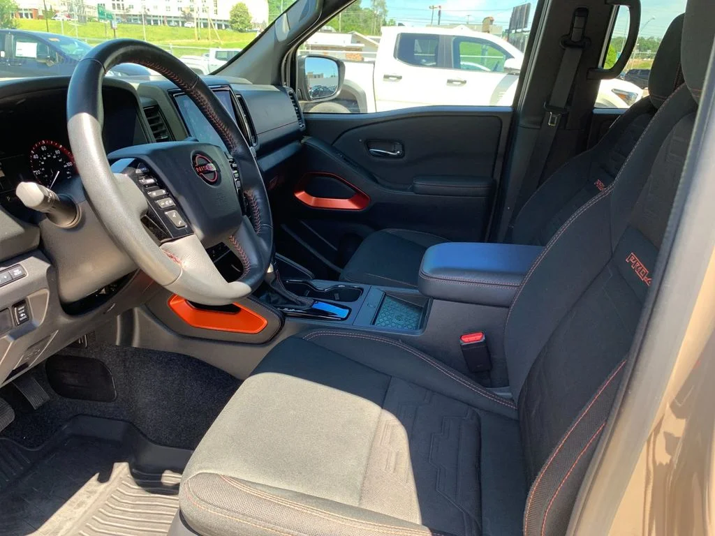 Used 2023  Nissan PRO-4X image 11