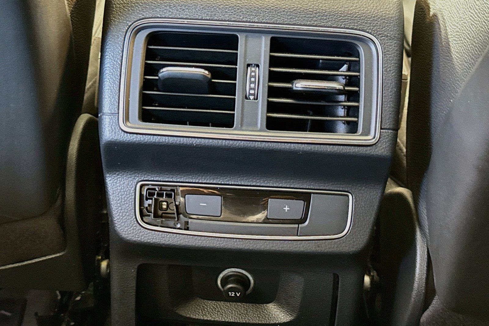 Used 2018  Audi Prestige image 24