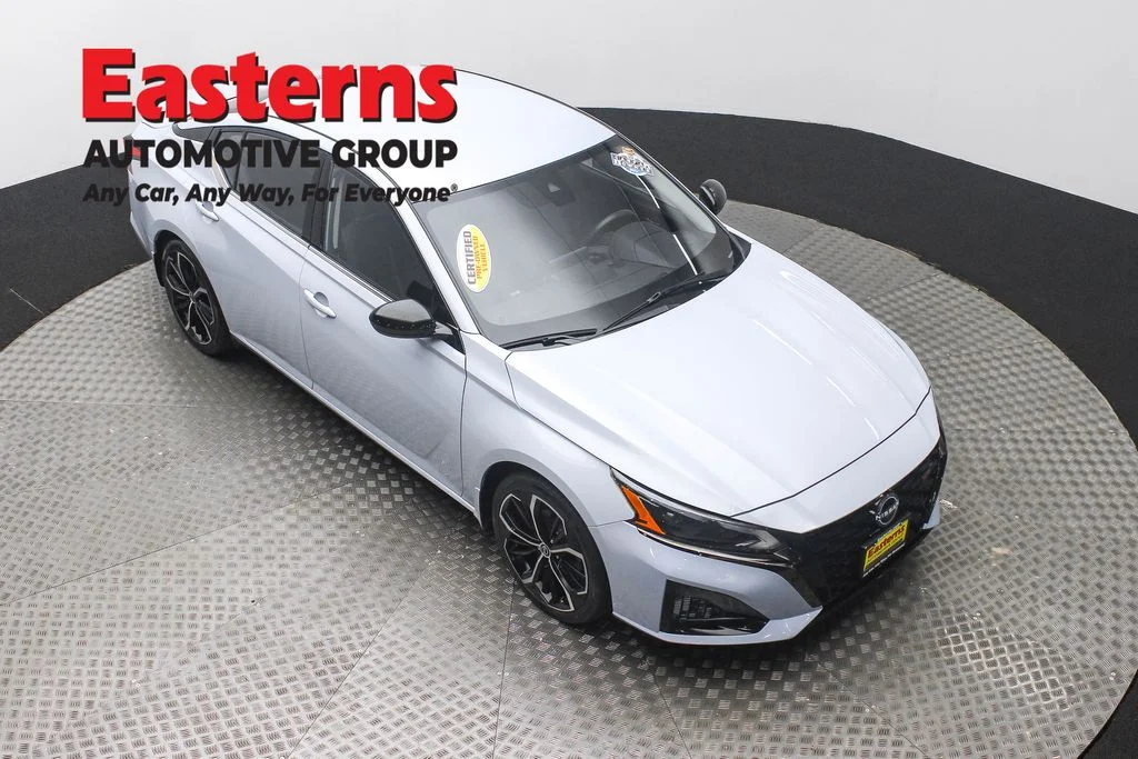 Used 2023 Gray Nissan 2.5 SR image 3
