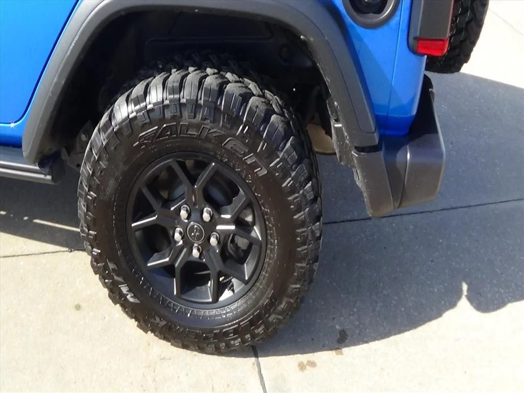 Used 2024 Hydro Blue Pearl Coat (pbj) Jeep Willys image 9