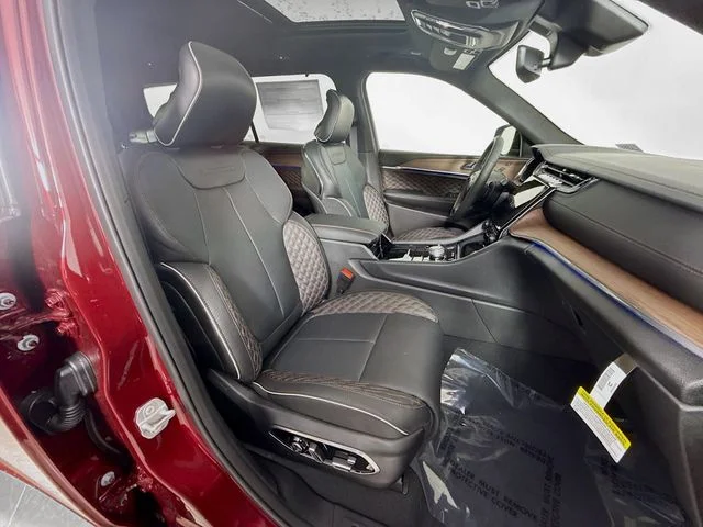Used 2025 Red Jeep Summit image 30