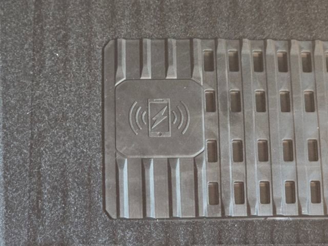 New 2026 Silver-Zynith Exterior Paint Jeep 85th Anniversary image 15