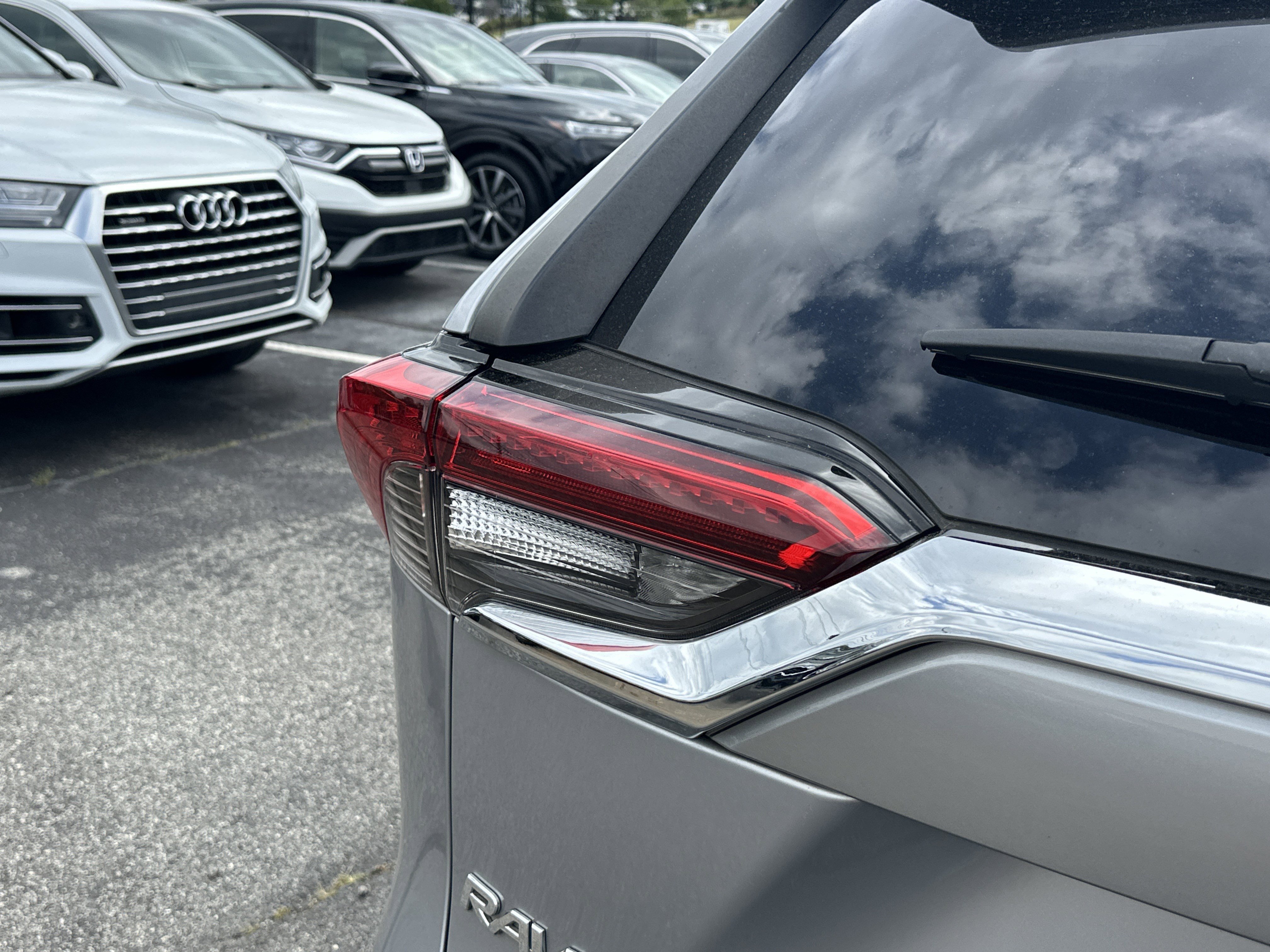Used 2020 Silver Sky Metallic Toyota XLE image 20