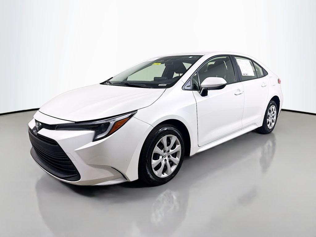 Used 2026 Wind Chill Pearl Toyota Hybrid LE image 3