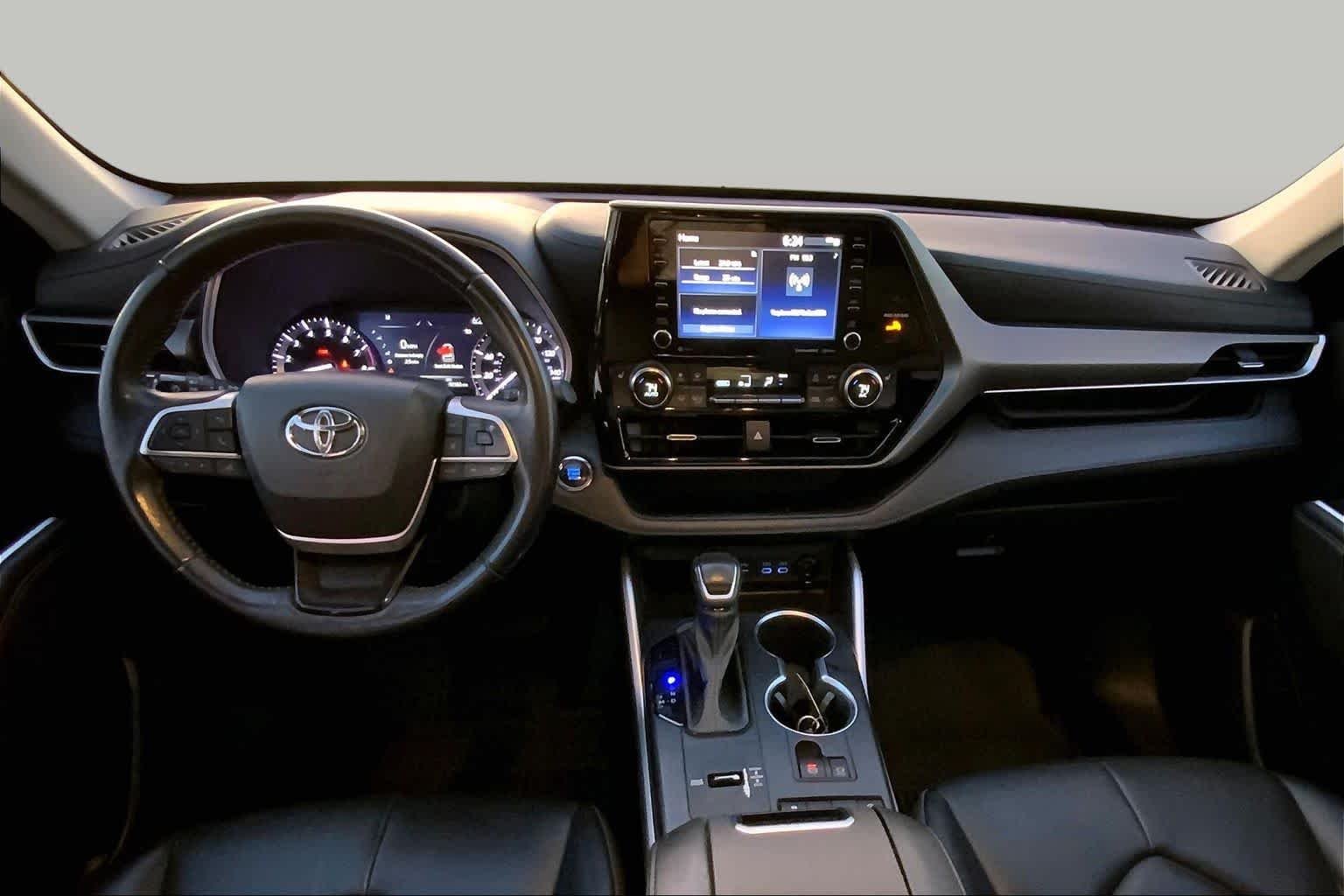 Used 2022 Midnight Black Metallic Toyota XLE image 14