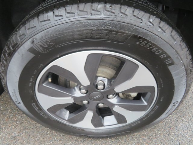 Used 2023 Baltic Gray Metallic Clearcoat Jeep  image 37