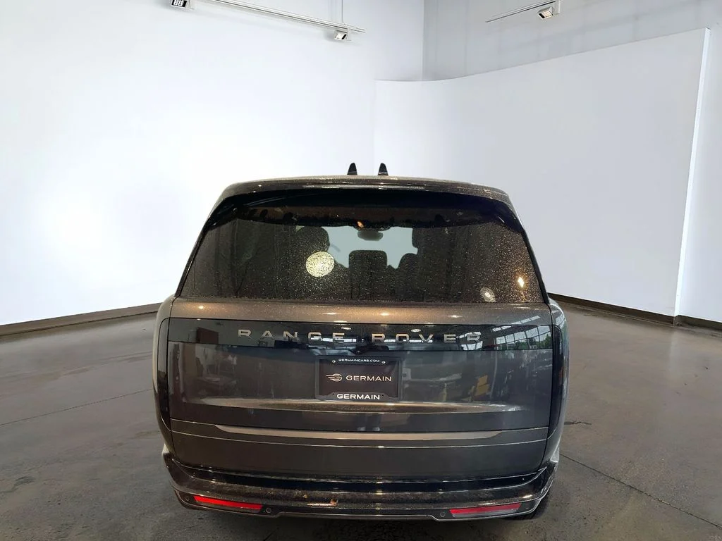 New 2026 Carpathian Grey Land Rover SE image 5