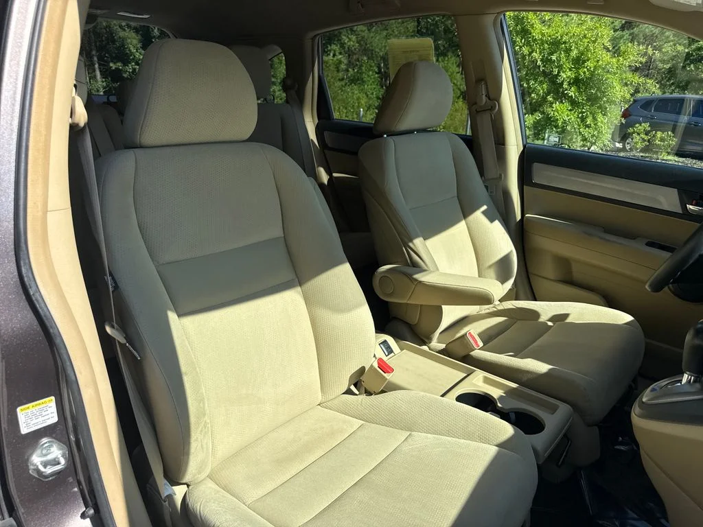 Used 2011 Polished Metal Metallic Honda SE image 34
