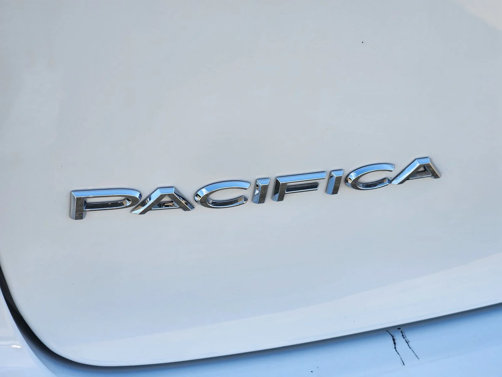 Used 2023 White Chrysler Touring L image 11