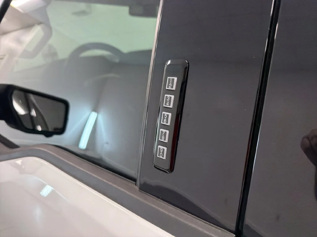 Used 2023 Oxford White Ford XL image 13