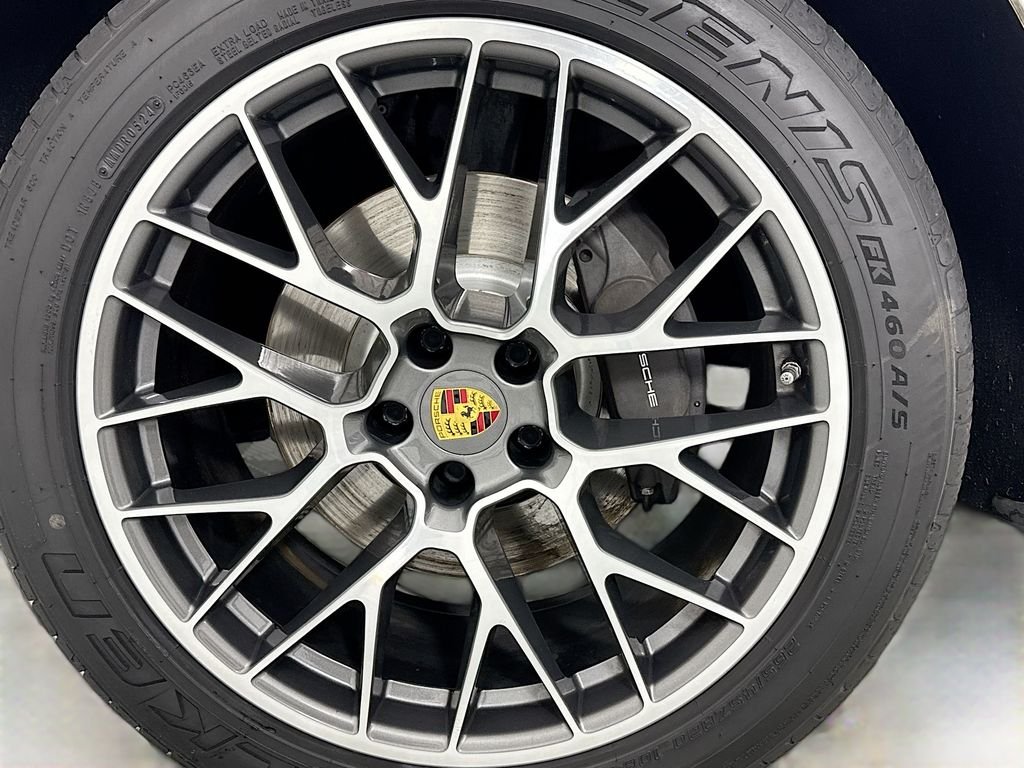 Certified Used 2018 White Porsche  image 32