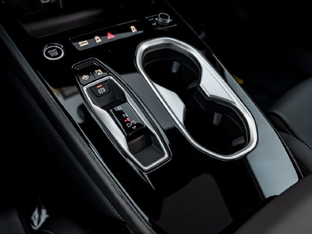 Used 2026 Glacier White Audi Premium Plus image 24