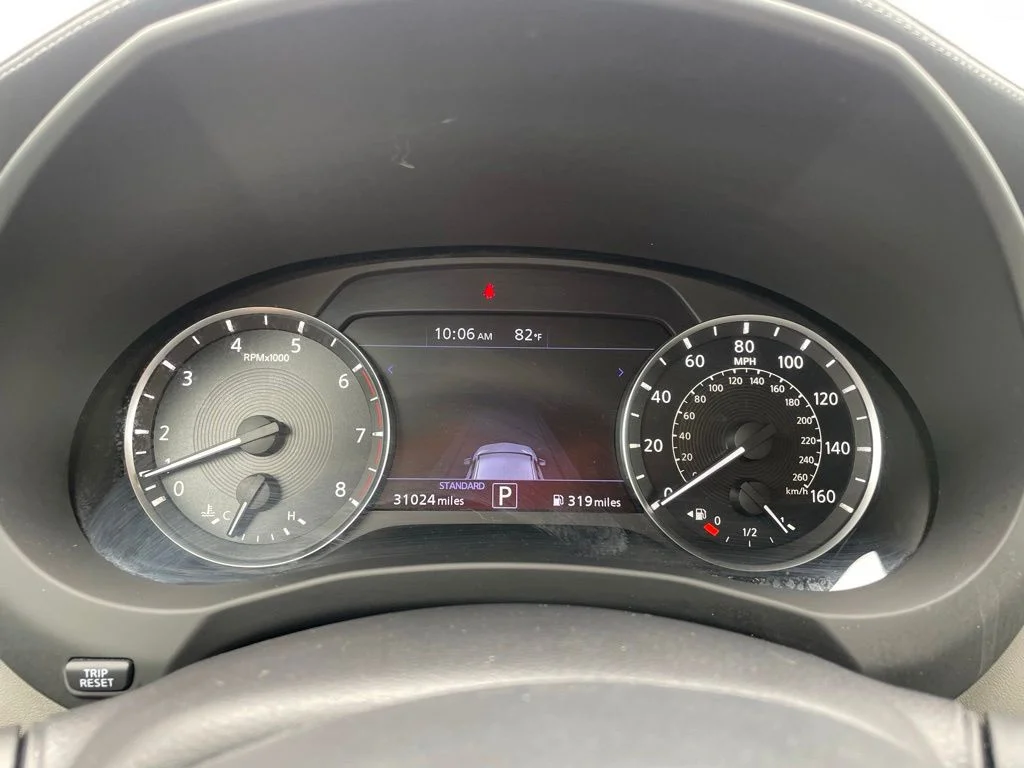 Used 2023 Black INFINITI LUXE image 8
