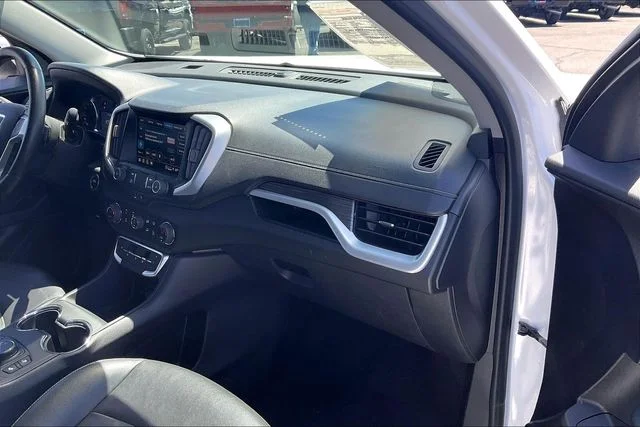 Used 2024 White GMC SLT image 16
