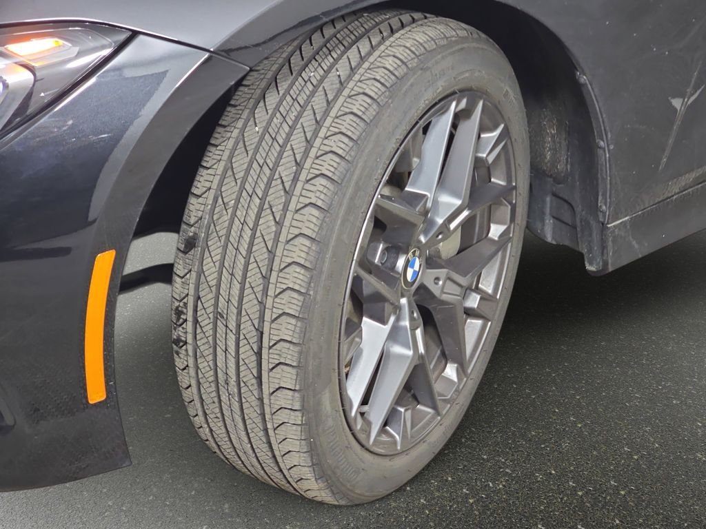 2025 BMW 3 Series 330i - Photo 37