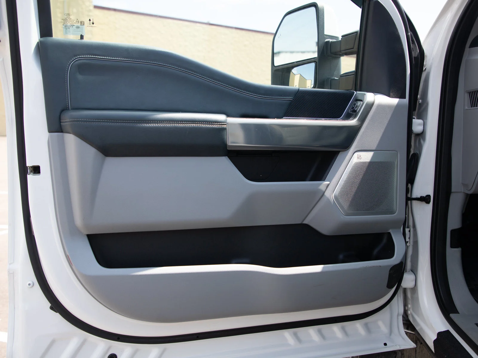Used 2023 White Ford XL image 17