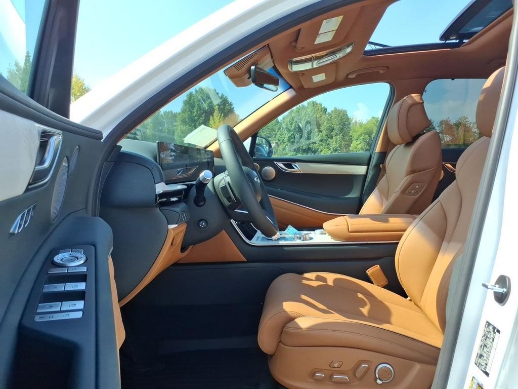 New 2027 White Genesis 2.5T Prestige image 13