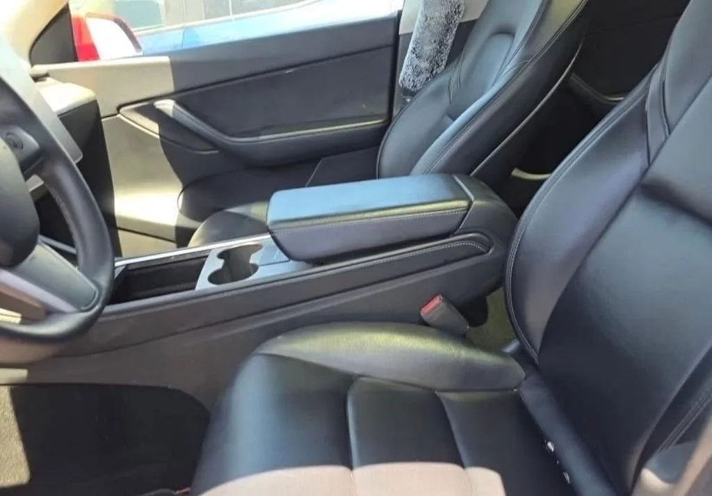 Used 2022 Red Tesla Long Range image 9
