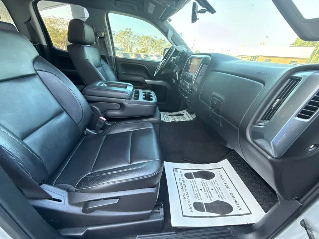 Used 2015 Silver Chevrolet LT image 38