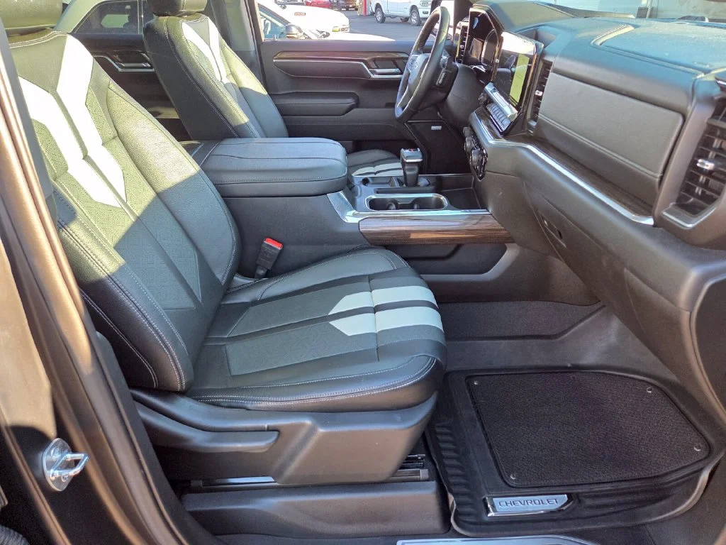 Used 2023 Black Chevrolet RST image 21