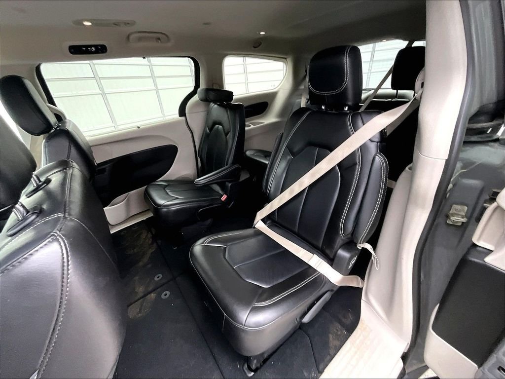 Used 2023 White Chrysler Touring L image 15