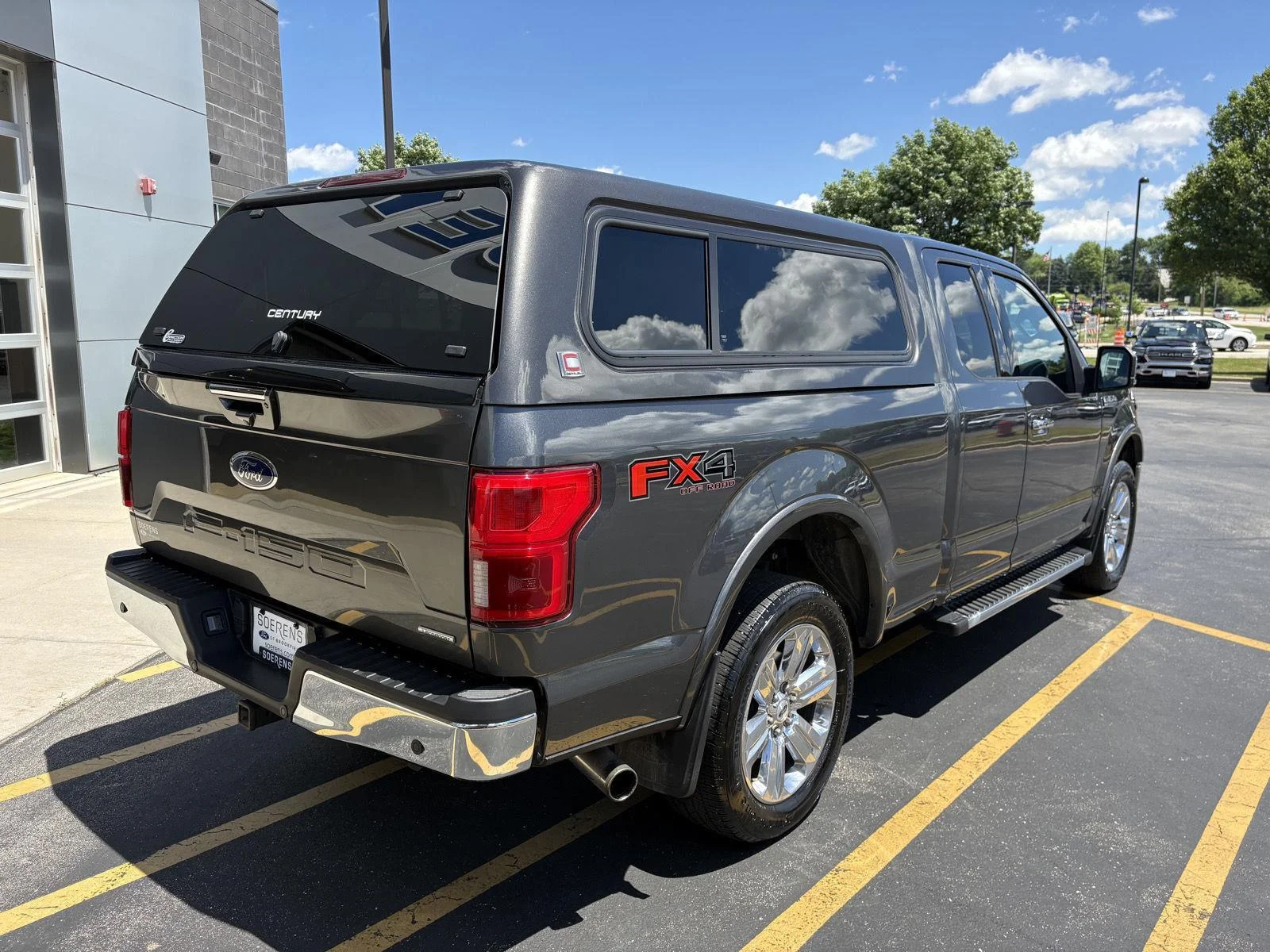 Used 2018 Magnetic Ford LARIAT image 6