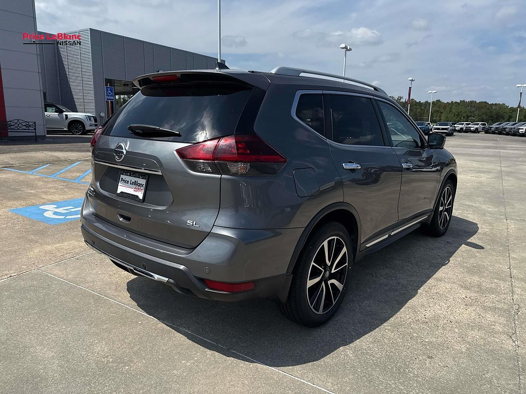 Used 2019 Gun Metallic Nissan SL image 7