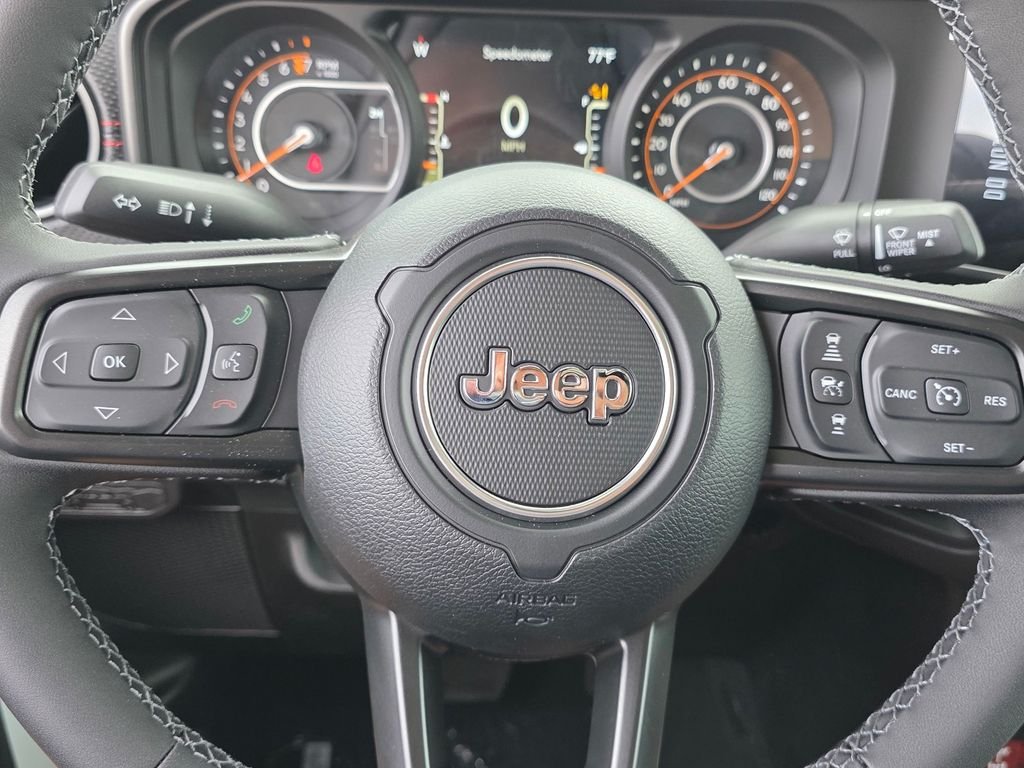 New 2026 Bright White Clear-Coat Exterior Paint Jeep Rubicon X image 20