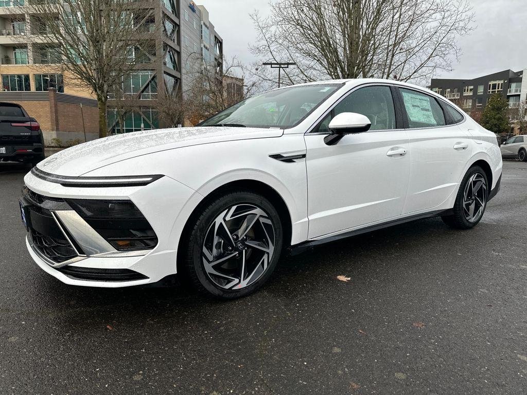 New 2026 Hyundai SONATA SEL Sport 4D Sedan in Beaverton #7260275
